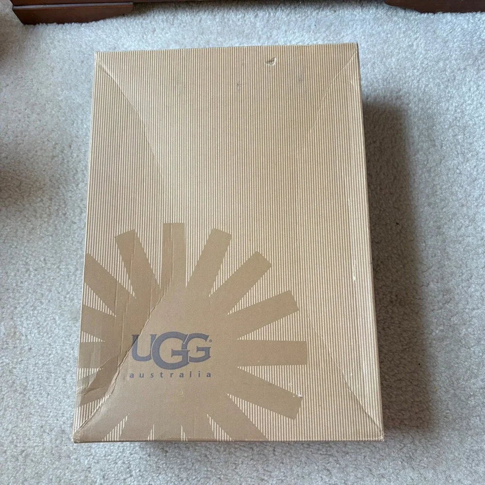 Kids UGG Australia Tall Boots Chocolate Brown Suede Sheepskin‎ Lined Size 2
